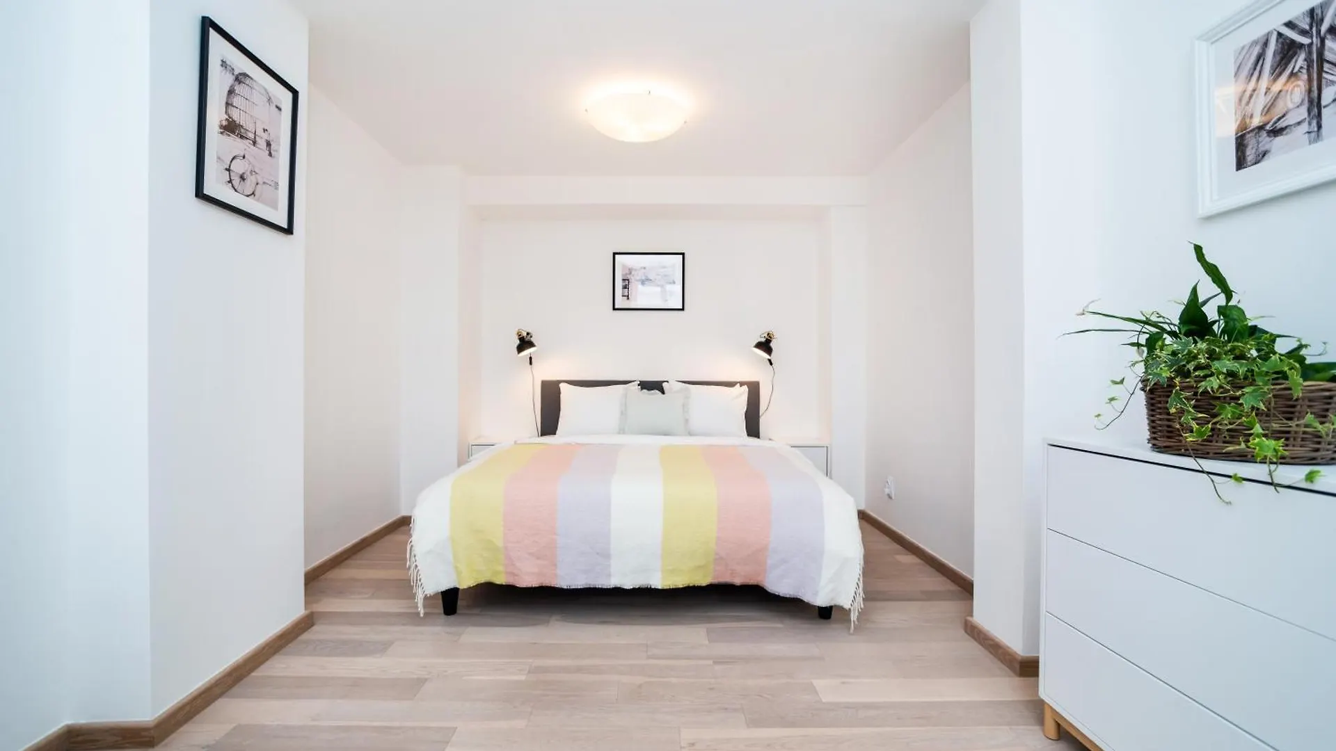 Luxurious And Chic Duplex 2 Bed Apartment Prague