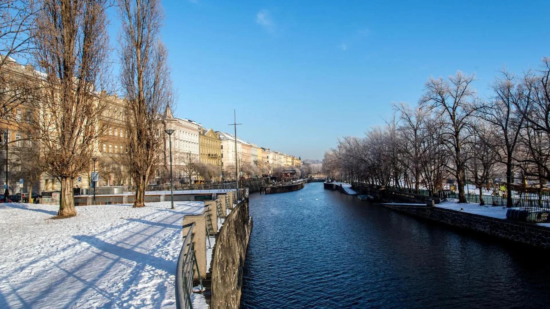 Luxurious And Chic Duplex 2 Bed Apartment Prague Czech Republic