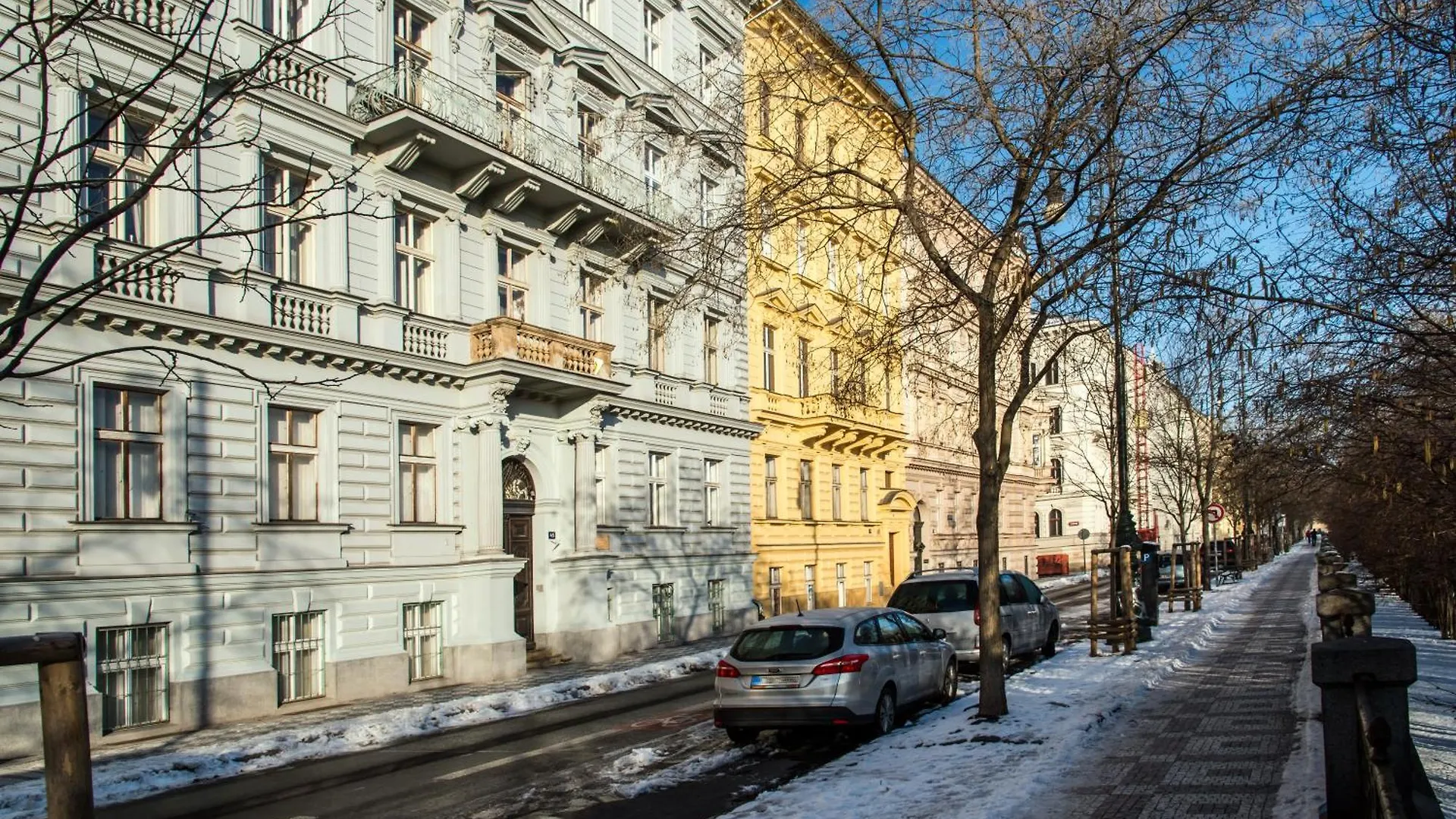 Luxurious And Chic Duplex 2 Bed Apartment Prague