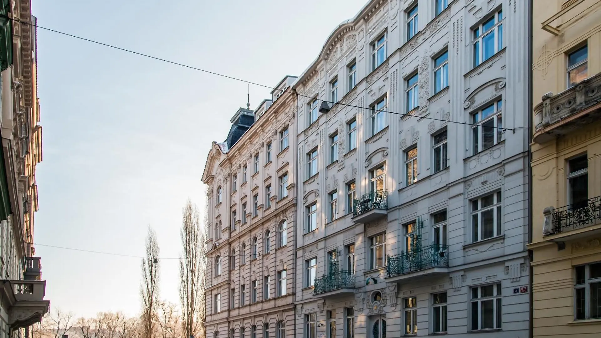 Luxurious And Chic Duplex 2 Bed Apartment Prague