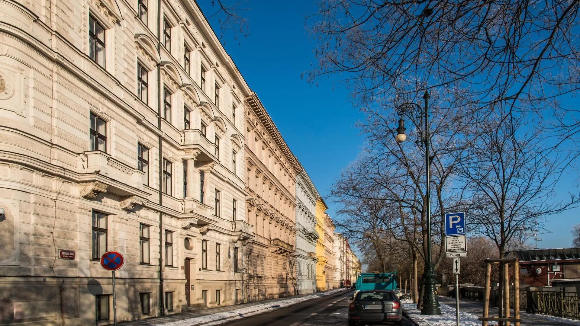 Luxurious And Chic Duplex 2 Bed Apartment Prague