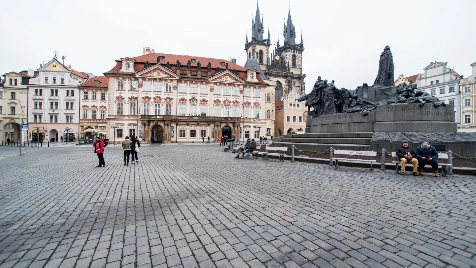 Luxurious And Chic Duplex 2 Bed Apartment Prague