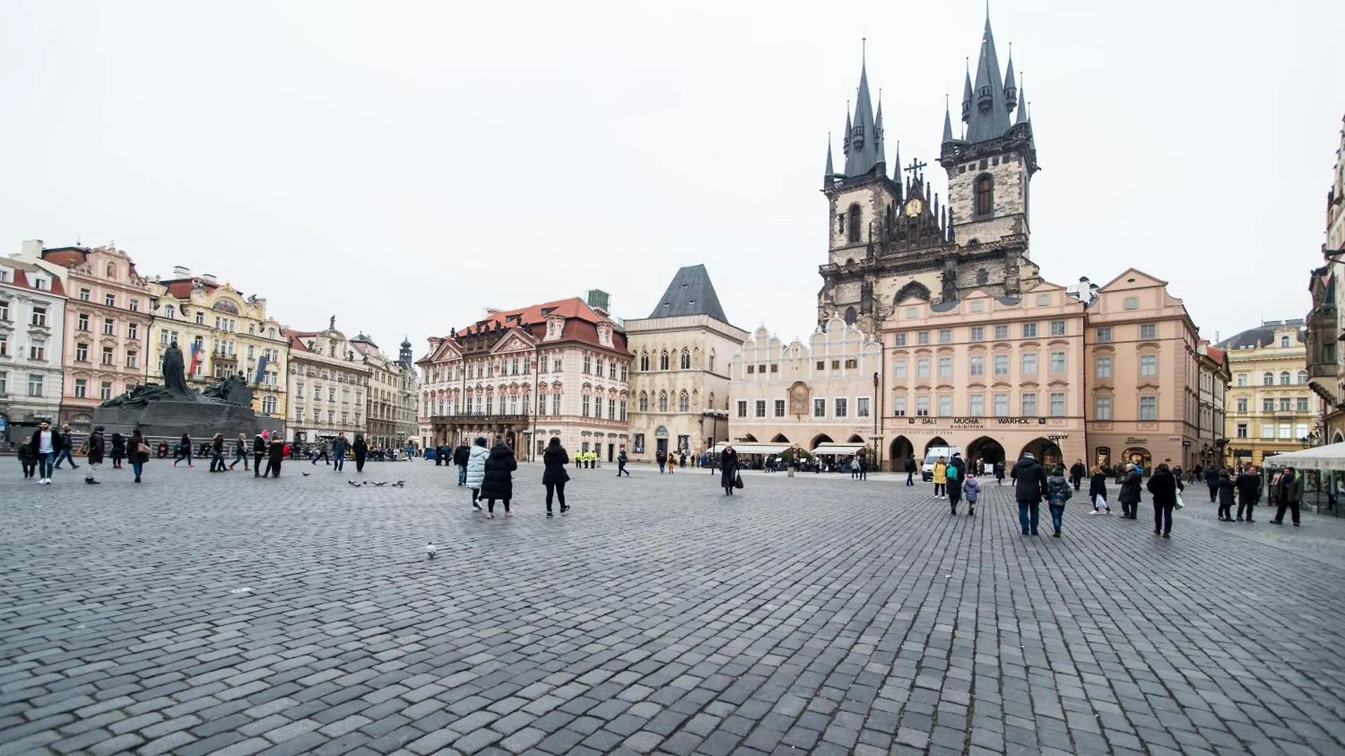 Luxurious And Chic Duplex 2 Bed Apartment Prague