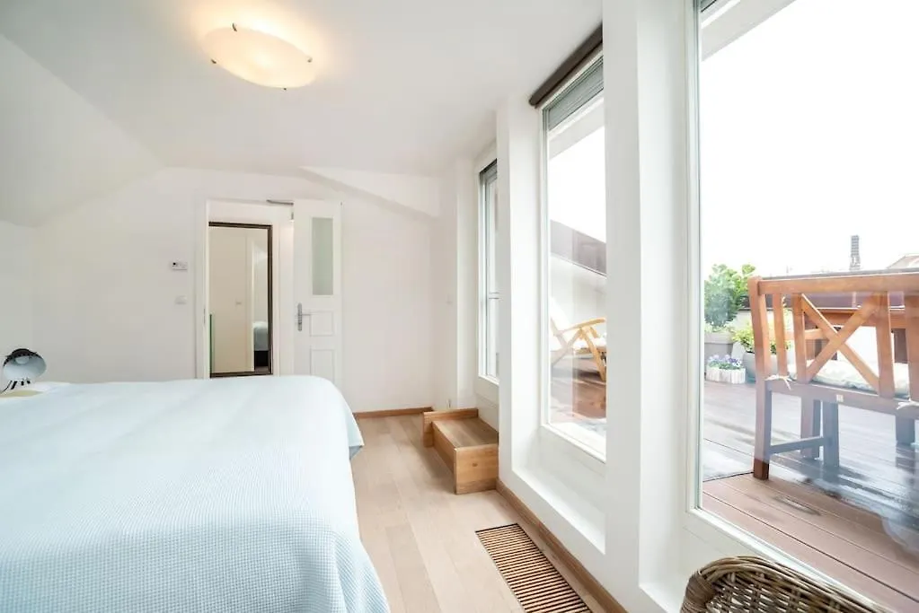 Luxurious And Chic Duplex 2 Bed Apartment Prague