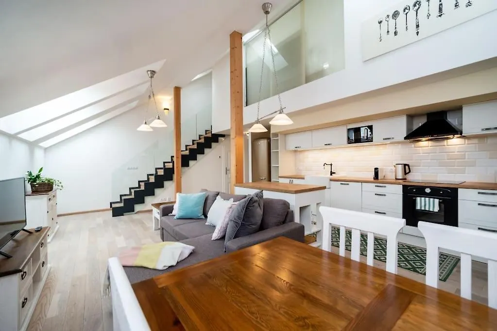 Luxurious And Chic Duplex 2 Bed Apartment Prague