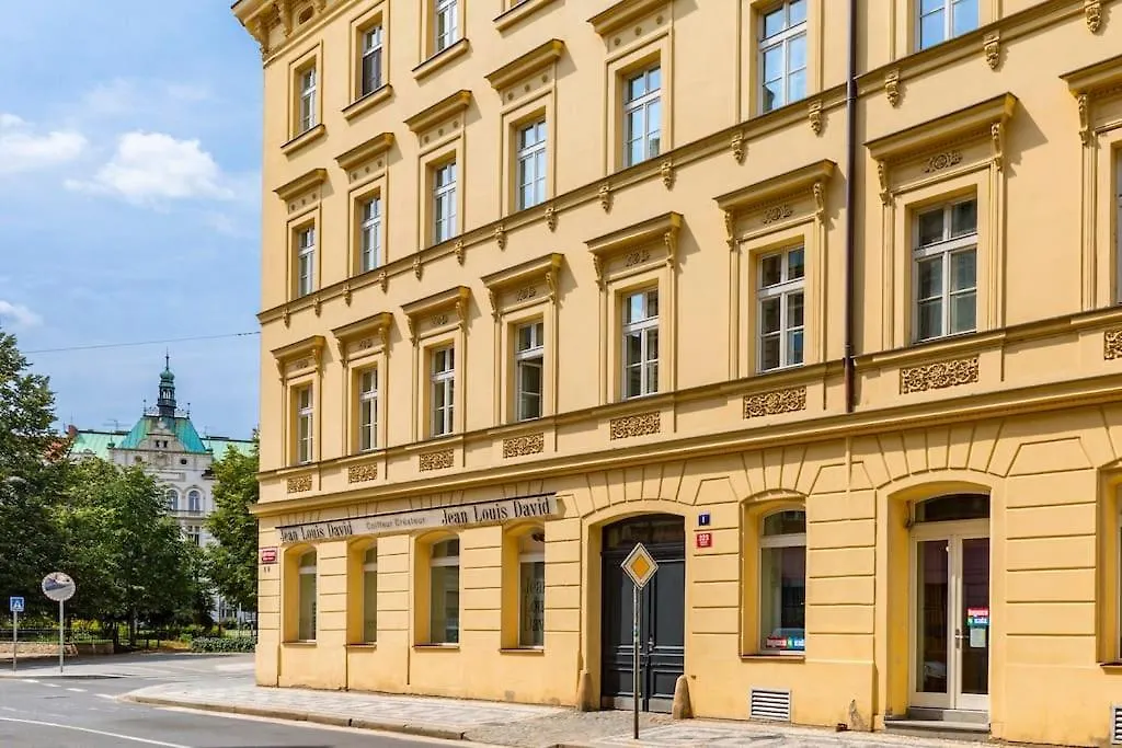 Luxurious And Chic Duplex 2 Bed Apartment Prague