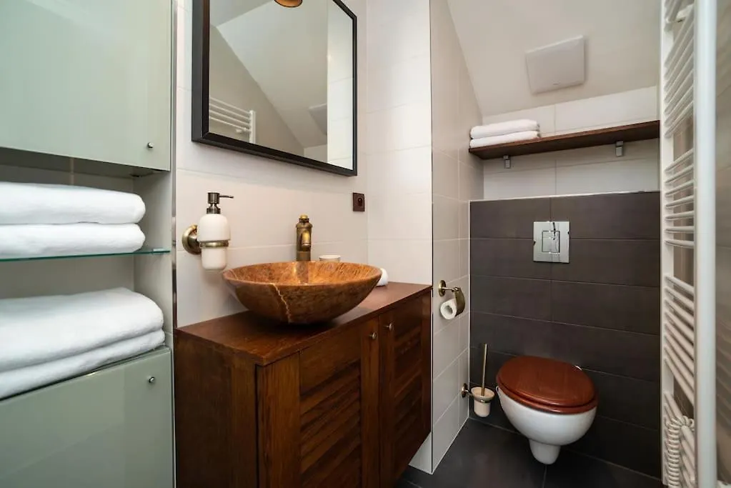 Luxurious And Chic Duplex 2 Bed Apartment Πράγα