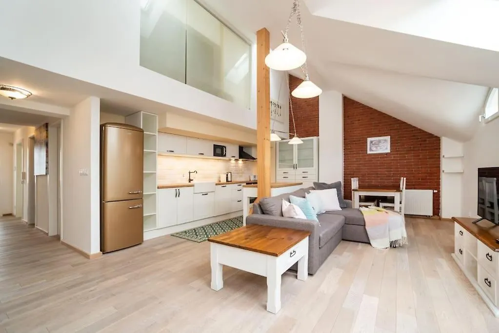 Luxurious And Chic Duplex 2 Bed Apartment Πράγα