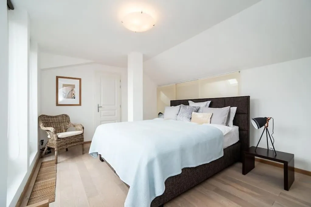 Luxurious And Chic Duplex 2 Bed Apartment Πράγα