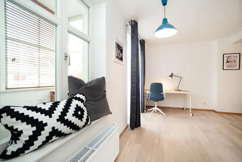 Luxurious And Chic Duplex 2 Bed Apartment Πράγα 0*,  Τσεχία