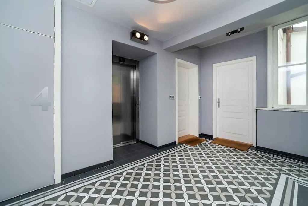 Luxurious And Chic Duplex 2 Bed Apartment Πράγα