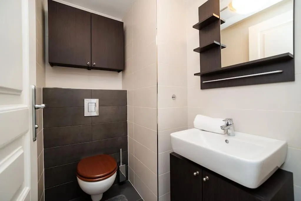 Luxurious And Chic Duplex 2 Bed Apartment Πράγα